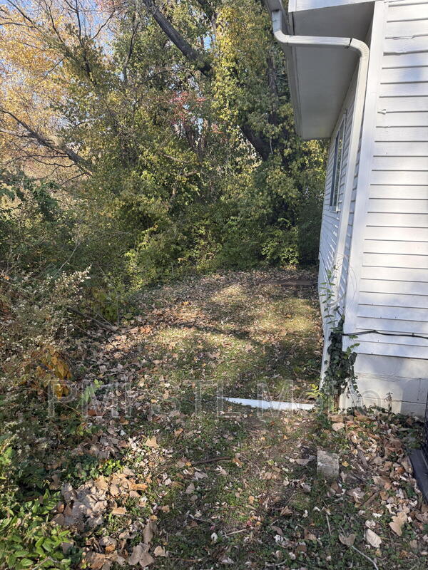 Building Photo - 705 Beardsley Ct