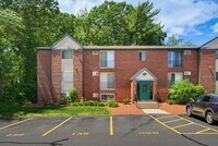 Building Photo - 123 English Village Rd
