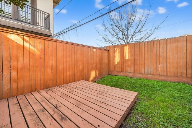 Building Photo - 1621 Rosewood St