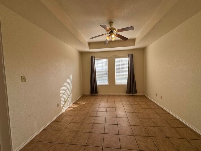 Building Photo - 123 La Paloma Dr