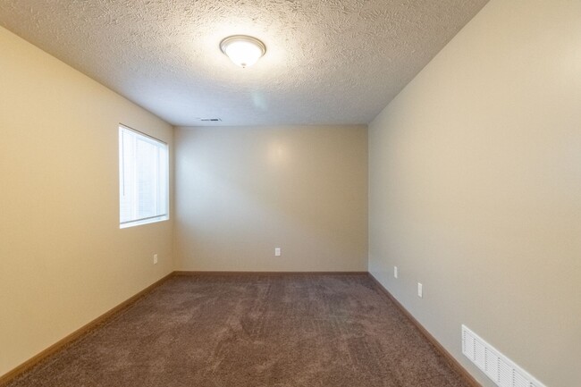 Building Photo - Beautiful Newer Home In South Lincoln