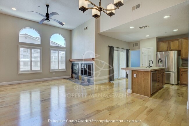 Building Photo - Lincoln Crossing Condo | 2 bedroom 2 bathroom