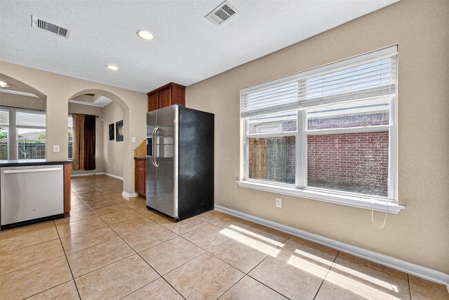 Building Photo - 26738 Henson Falls Dr