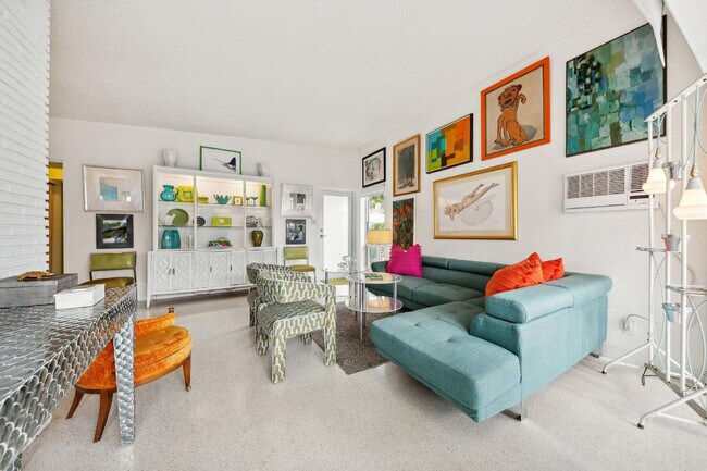 Building Photo - 425 Bayshore Dr