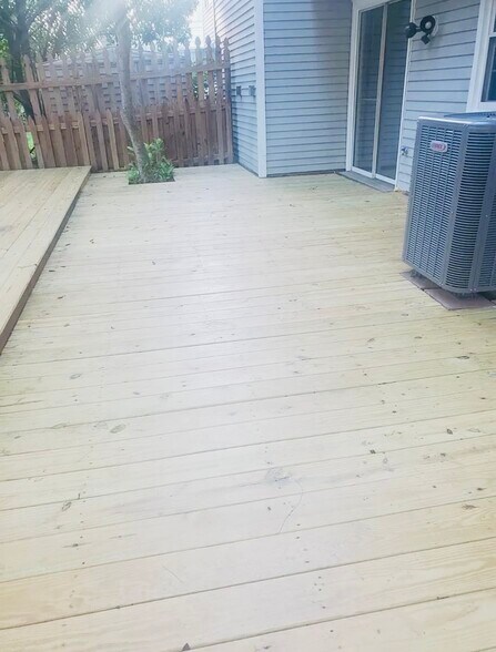 Building Photo - 12907 Alderleaf Dr