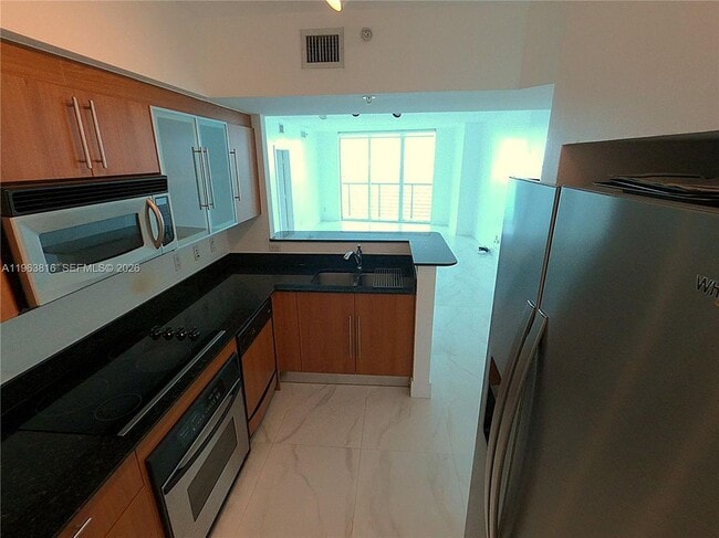 Building Photo - 335 S Biscayne Blvd