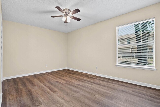 Building Photo - Updated 3 Bedroom in Theodore
