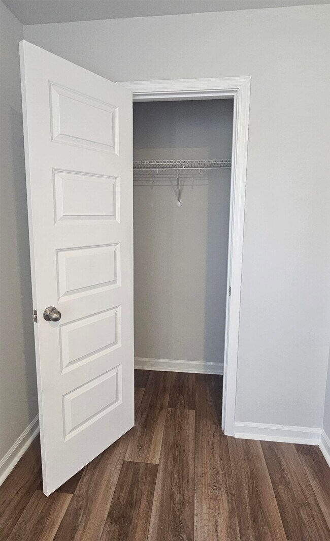 Building Photo - 337 Sweet Vernal St