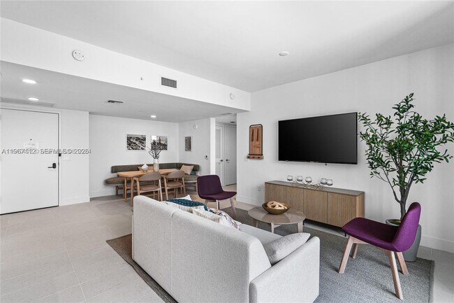 Building Photo - 159 NE 6th St