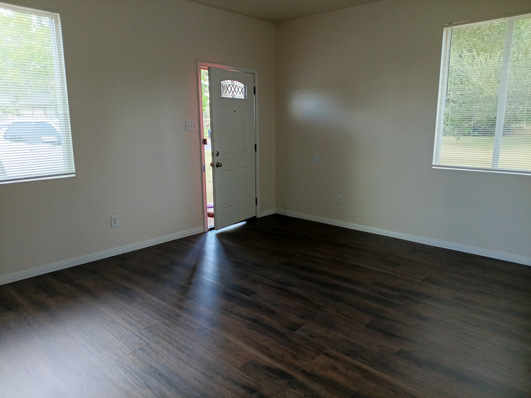 Entry - 315 S Ave A