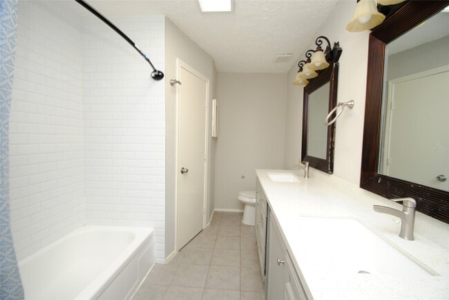 Building Photo - 3121 Trembling Creek Cir
