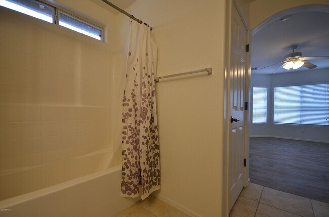 Building Photo - 1478 E Poncho Ln