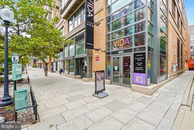 Building Photo - 475 K St NW