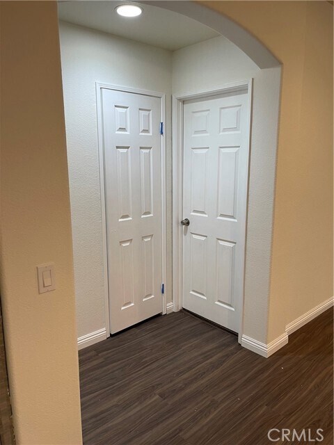 Building Photo - 6 Vía Contento