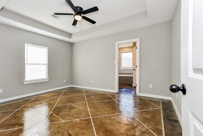 Building Photo - 3-Bedroom Haskell Home