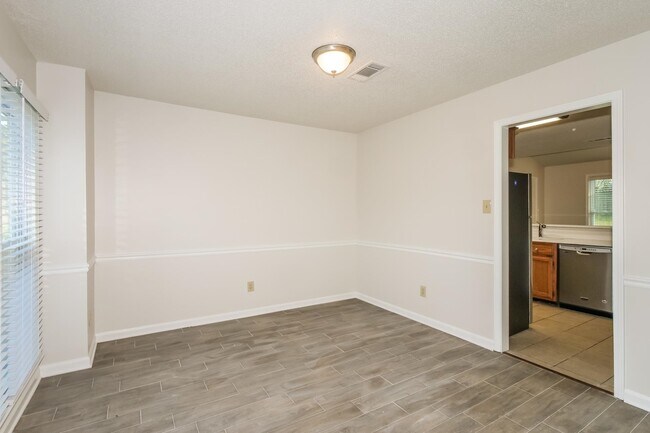 Building Photo - 7293 Schilling Cove E