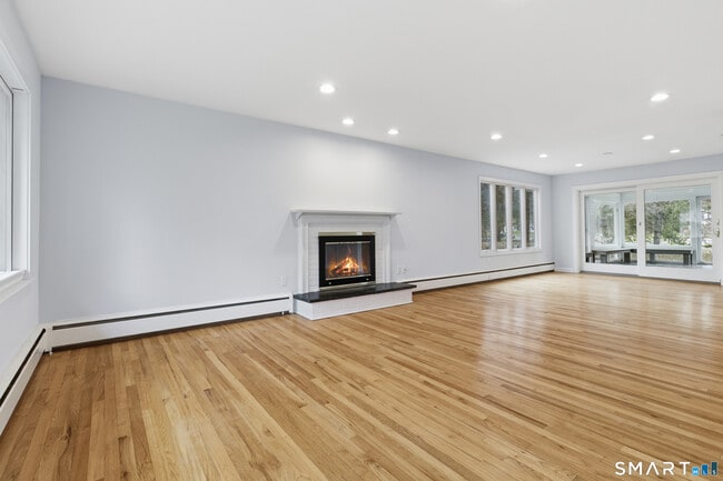 Building Photo - 2 Rockyfield Rd