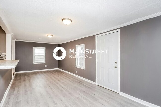Building Photo - 3 Bedroom Pet-Friendly Home in Leavenworth, KS with Main Street Renewal
