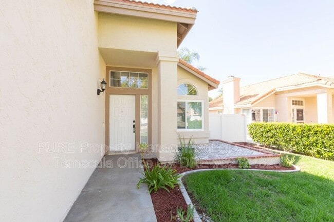 Building Photo - 30345 Pechanga Dr