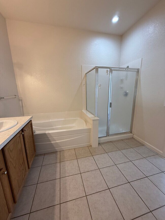 Building Photo - 4095 SW 51st Ct