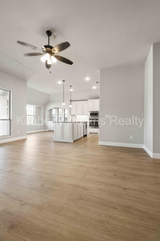 Building Photo - 213 Lariat Trail