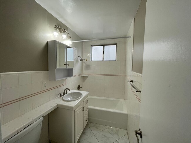 Building Photo - 5-Bedroom Carson 2-Story Home