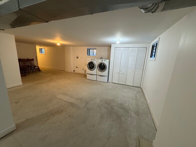 Building Photo - 41 Chobot Ln
