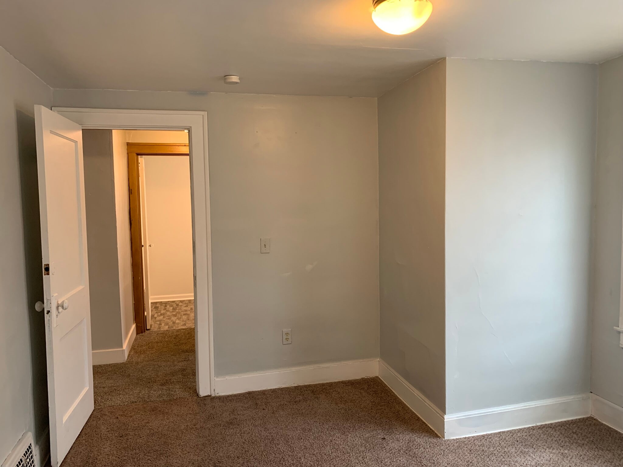 Building Photo - 720 Roselawn Ave