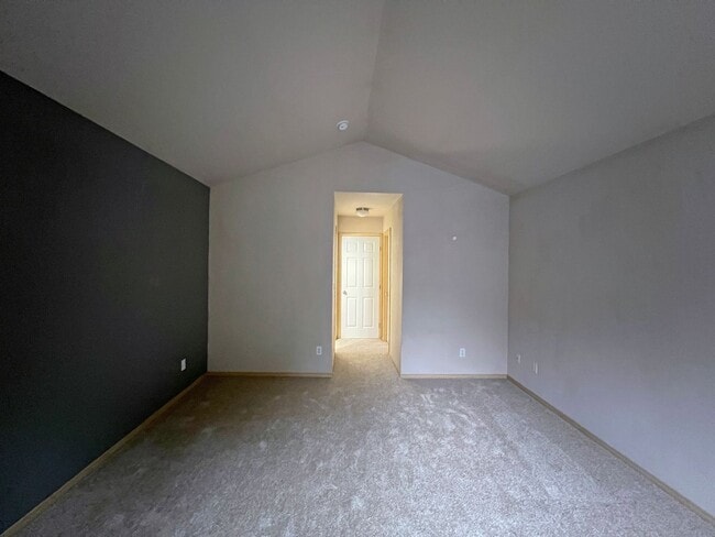 Building Photo - 3 Bedroom  2 Bath Home in Desirable Maple Valley