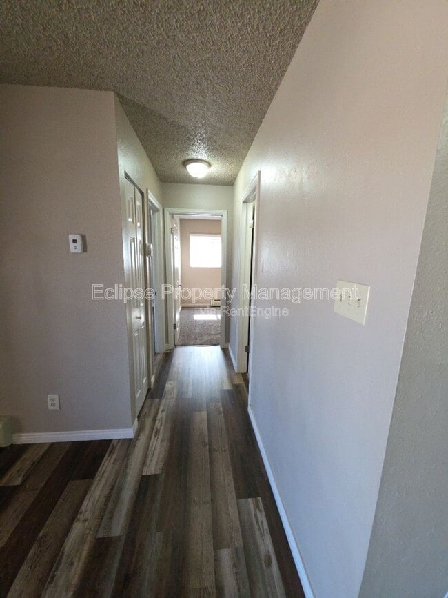 Building Photo - 512 Bell Ct