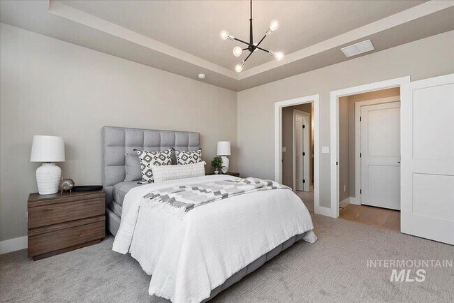 Building Photo - 4880 S Colusa Ave