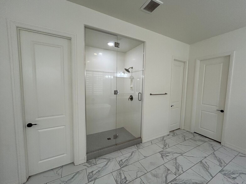 Building Photo - 1811 E Aster Pl