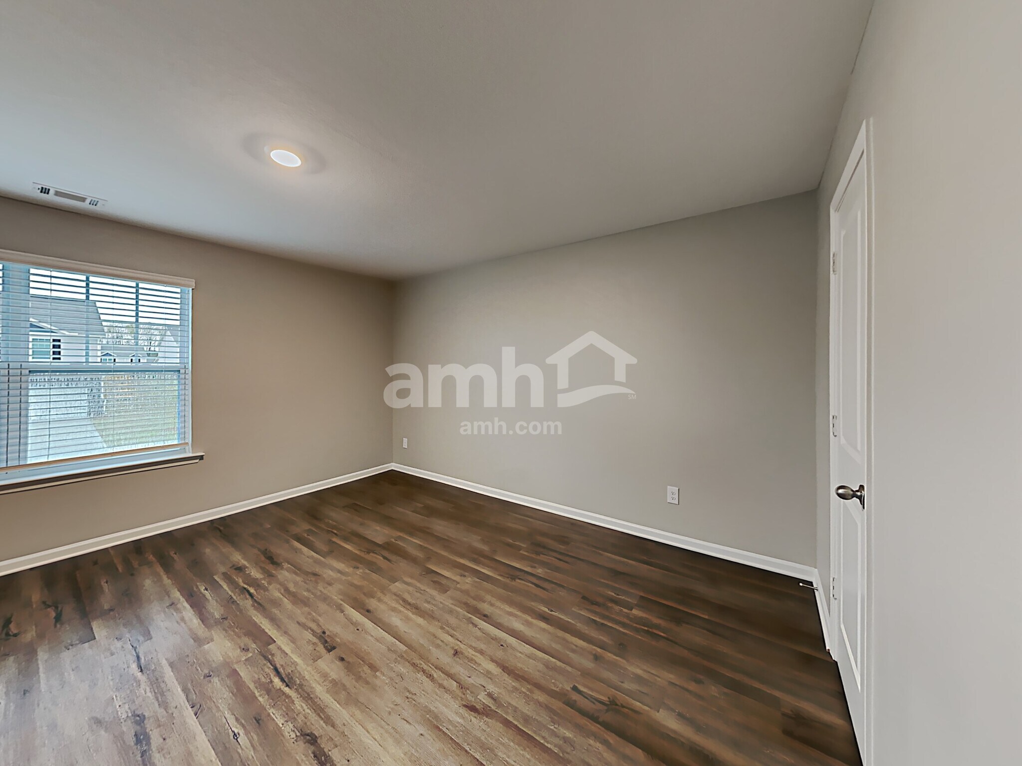 Building Photo - 625 Gleaner Wy