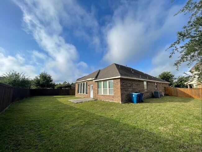 Building Photo - 19202 Presa Canyon Dr