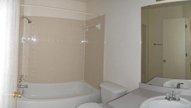 Building Photo - 4303 Deek Dr