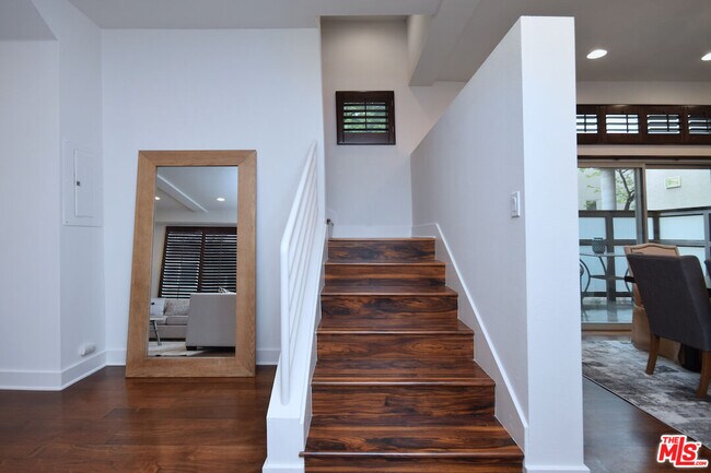 Building Photo - 11815 Laurelwood Dr