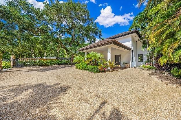 Building Photo - 3900 Douglas Rd