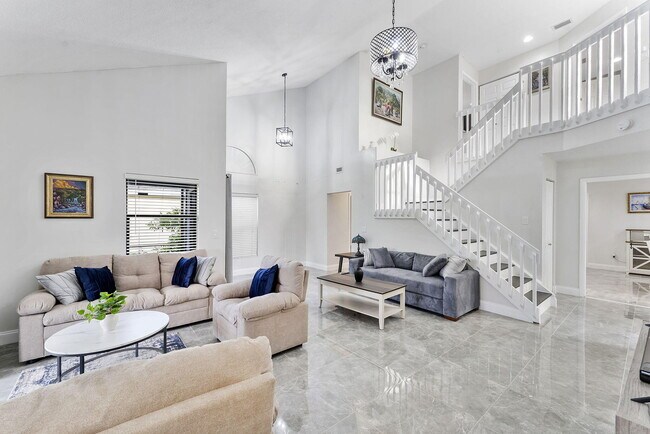 Building Photo - 8103 Covington Ct