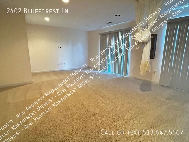 Building Photo - 2402 Bluffcrest Ln