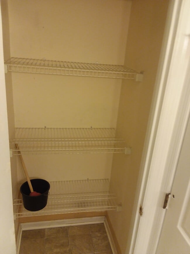 Building Photo - 445 Harner St