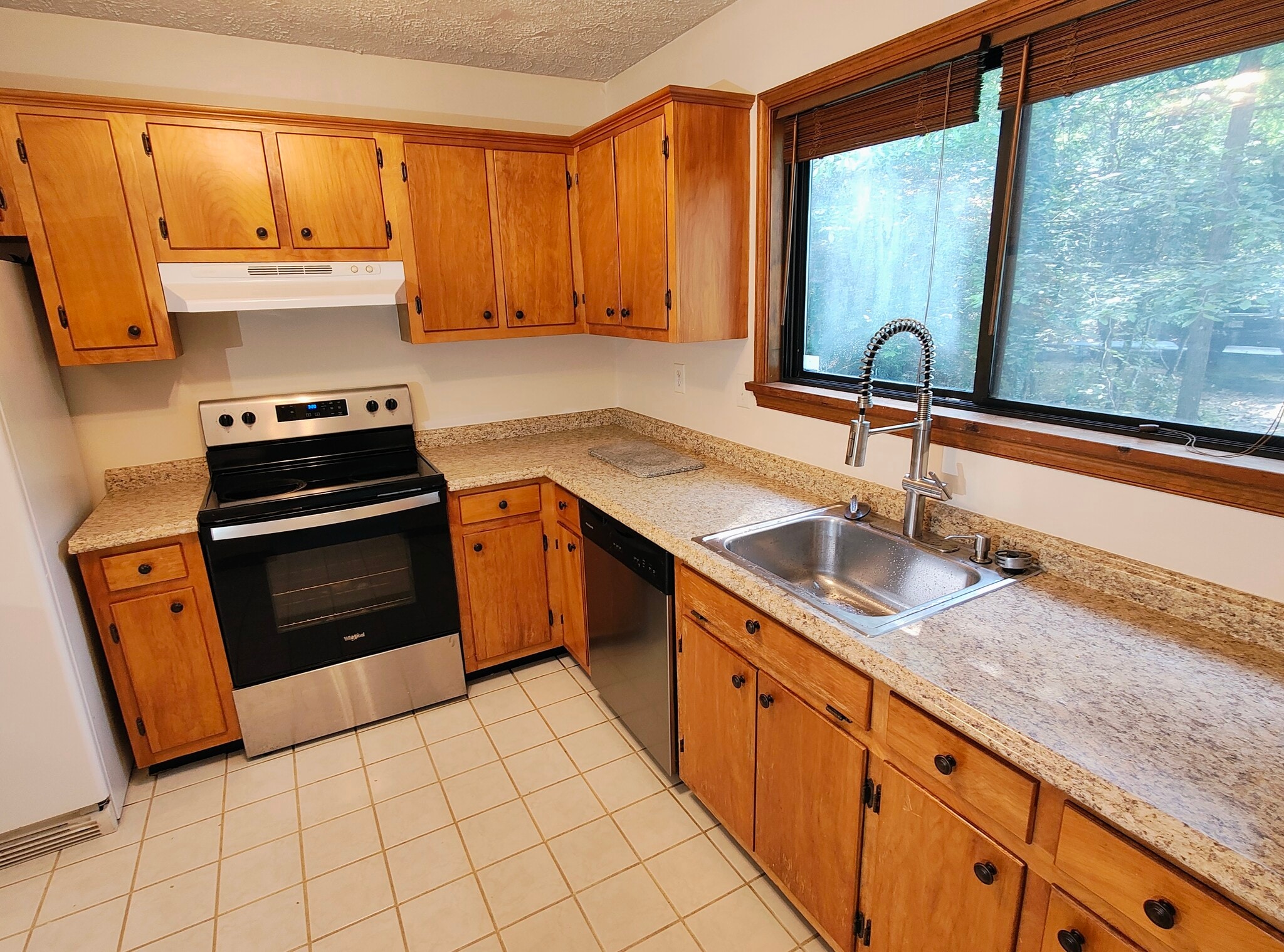 Building Photo - 23352 Black Oak Ct