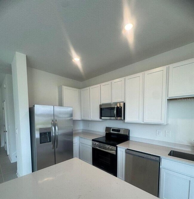 Building Photo - 2593 Skyline Lp