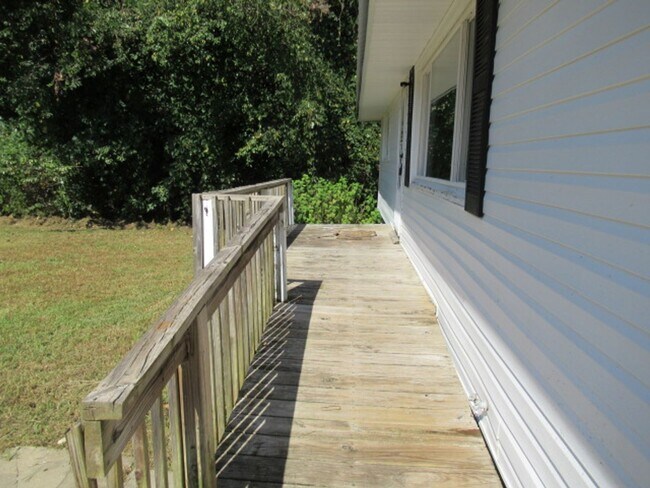 Building Photo - 36 Armstrong Dr