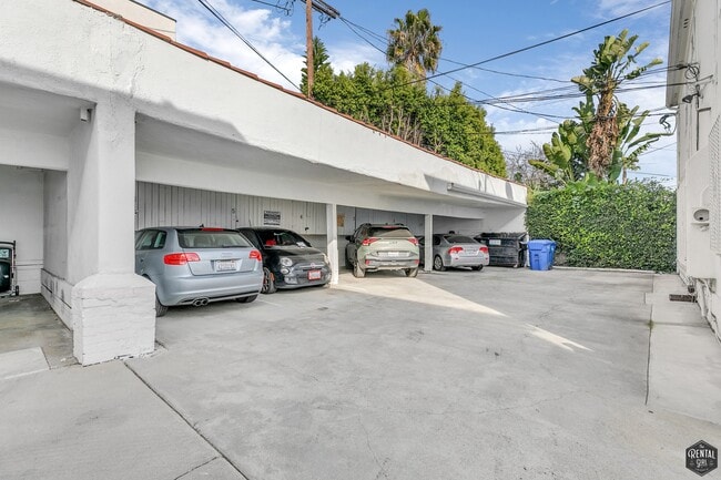 Building Photo - 8613 W Olympic Blvd