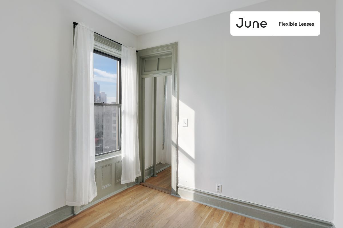Building Photo - 824 9th Ave