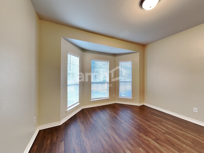 Building Photo - 1414 Monte Carlo Dr