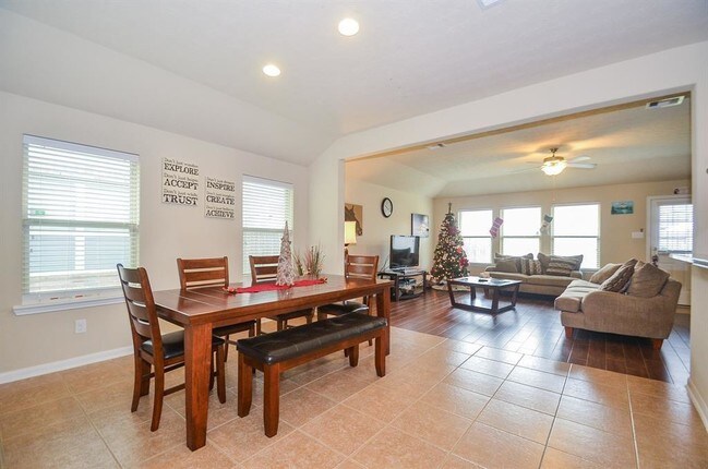Building Photo - 3127 Palacious Falls Lane