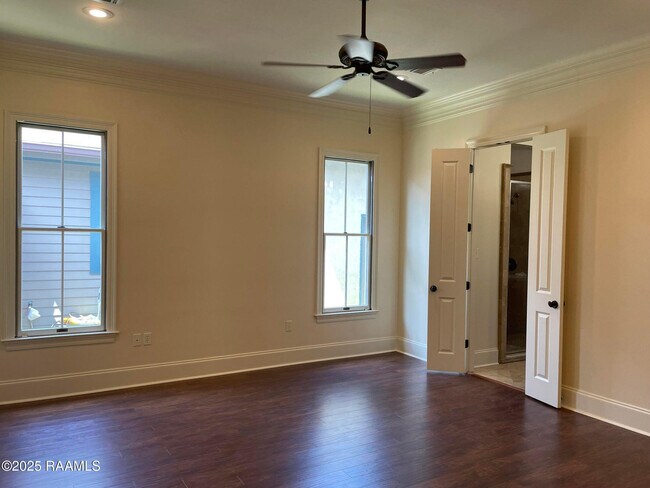 Building Photo - 403 Stonemont Rd