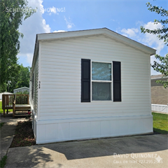 Building Photo - 3211 Victor-