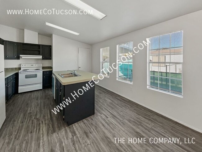 Building Photo - 3171 W Jusnic Cir